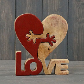 Wooden Heart Love Hug detail page